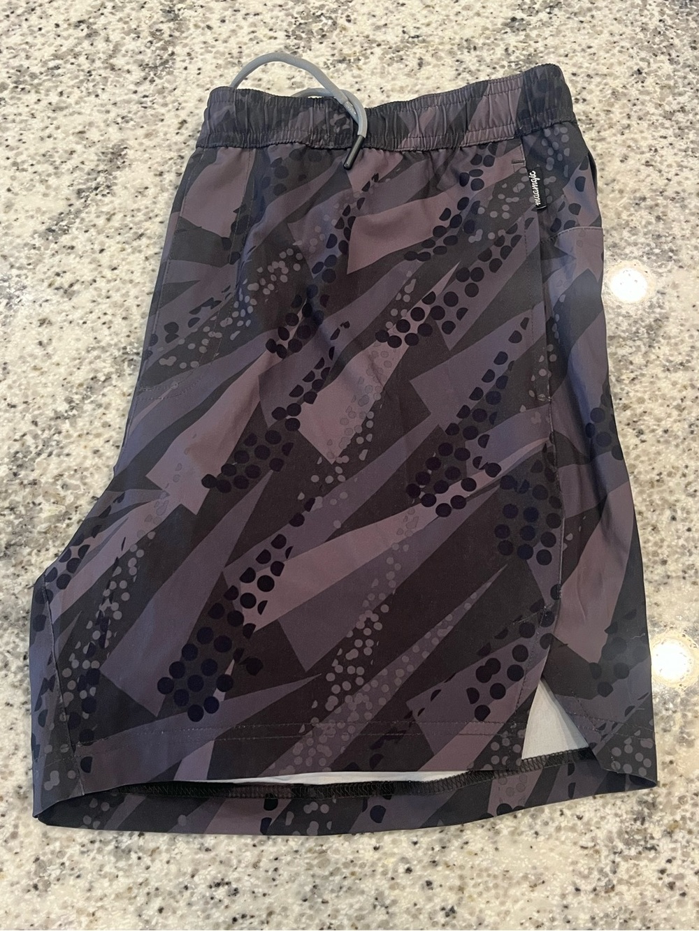 Maamgic Men’s Running Shorts Large Black Gray Geometric Compression Lined 6.5”